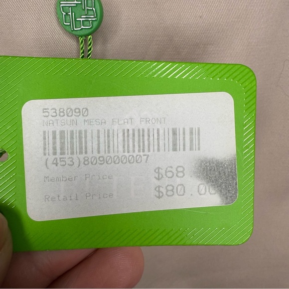 Betenly Men’s Tan Flat Front Shorts with Classic Style Size 32 Waist NWT - Picture 2 of 7